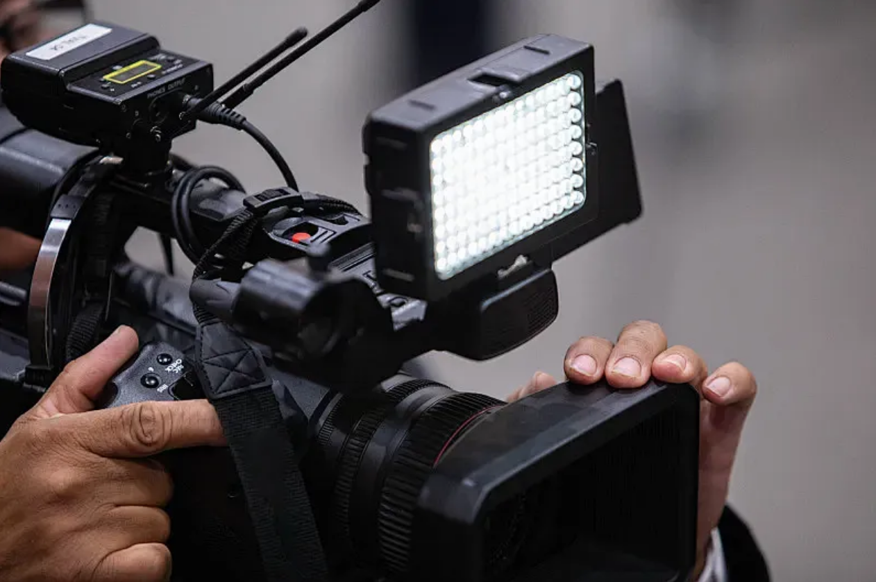 堆栈式CMOS+端侧AI：2026摄像机运作核心机制与革新逻辑